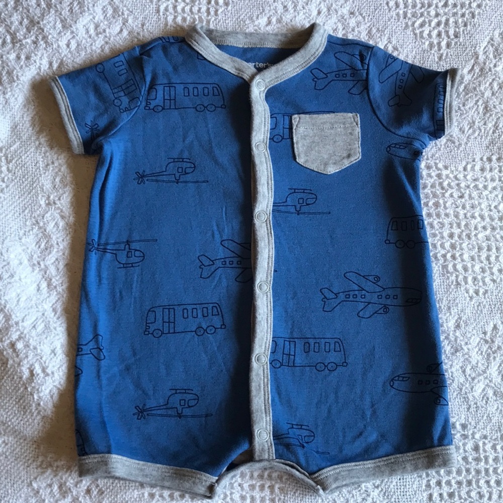 Carter’s 6M baby boy bodysuit w/ blue planes print